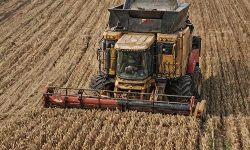 Combine harvester maintenance